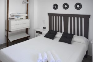 dormitorio apartamentos El Lago en Córdoba
